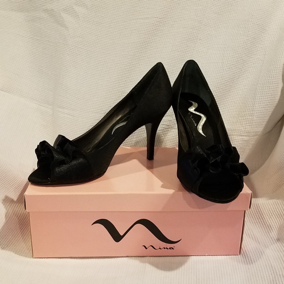 Nina Fulvia Black Dress Shoes - Picture 2 of 8